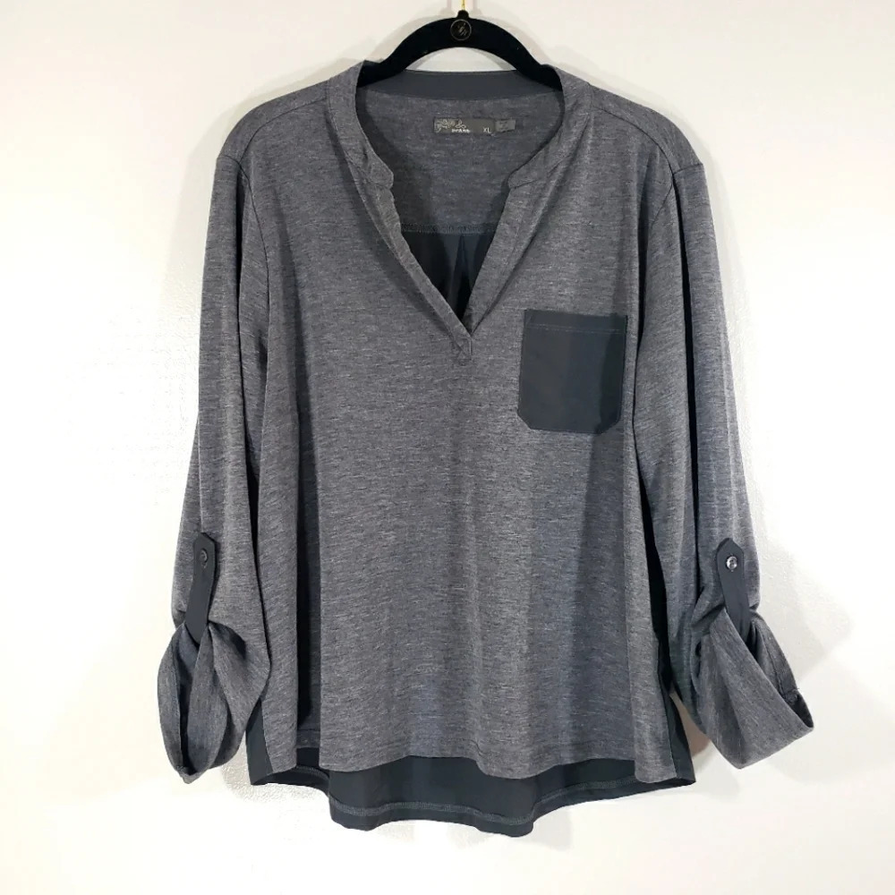 PRANA Ashlyn heather grey mixed media tab sleeve split 'V' neck hi low blouse - Picture 2 of 12